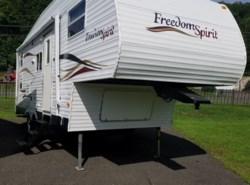 Used 2007 Dutchmen Classic 24G available in West Hatfield, Massachusetts