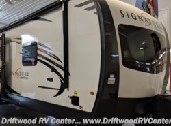 New 2019 Forest River Rockwood Signature Ultra Lite 8332BS available in Clermont, New Jersey
