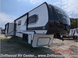 New 2026 East to West Ahara 383UR available in Clermont, New Jersey