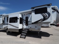 New 2018 Palomino Columbus 389FL available in Muskegon, Michigan