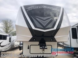 New 2019 Grand Design Momentum G-Class 320G available in Boerne, Texas