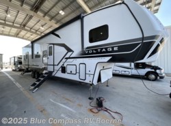 New 2025 Dutchmen Voltage V-Series 3800 available in Boerne, Texas