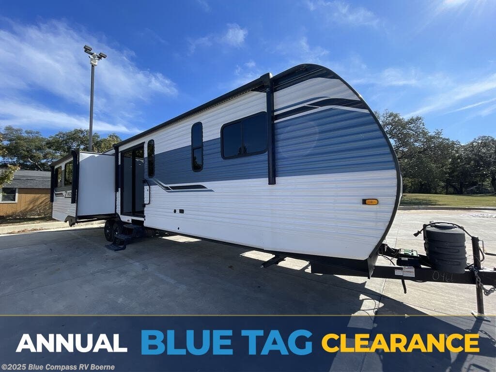 Used 2024 CrossRoads Zinger ZR380FB available in Boerne, Texas