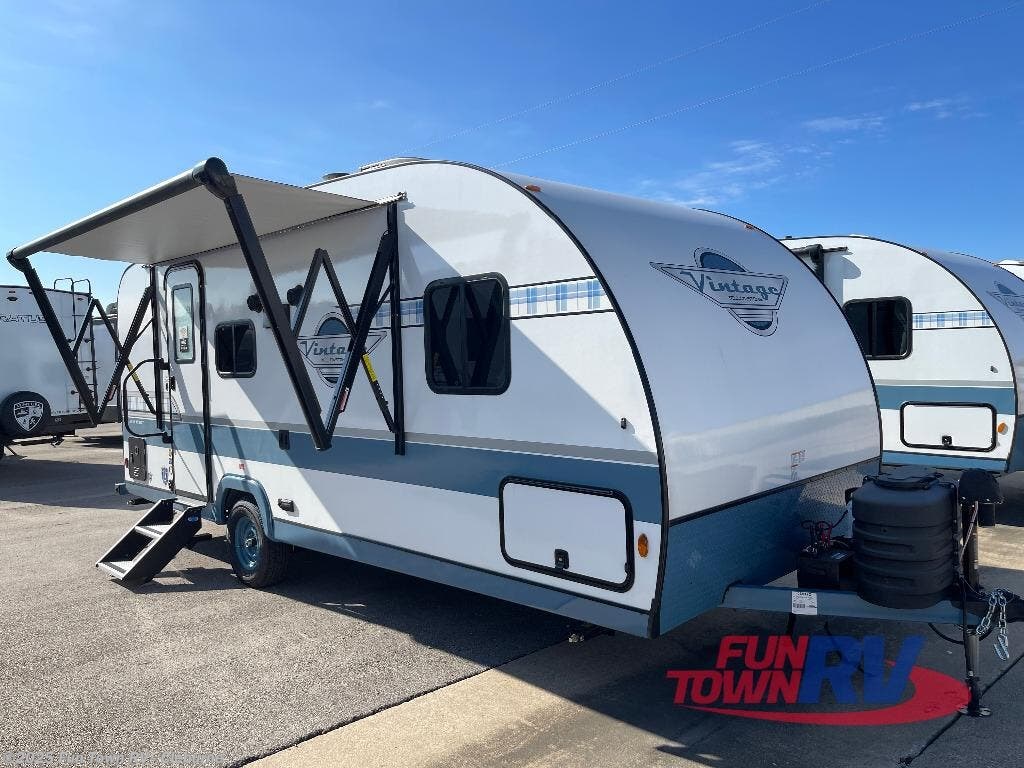 New 2025 Gulf Stream Yellowstone Vintage 19CSK available in Cleburne, Texas