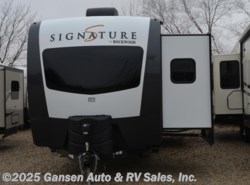 New 2019 Forest River Rockwood Signature Ultra Lite 8328BS available in Riceville, Iowa