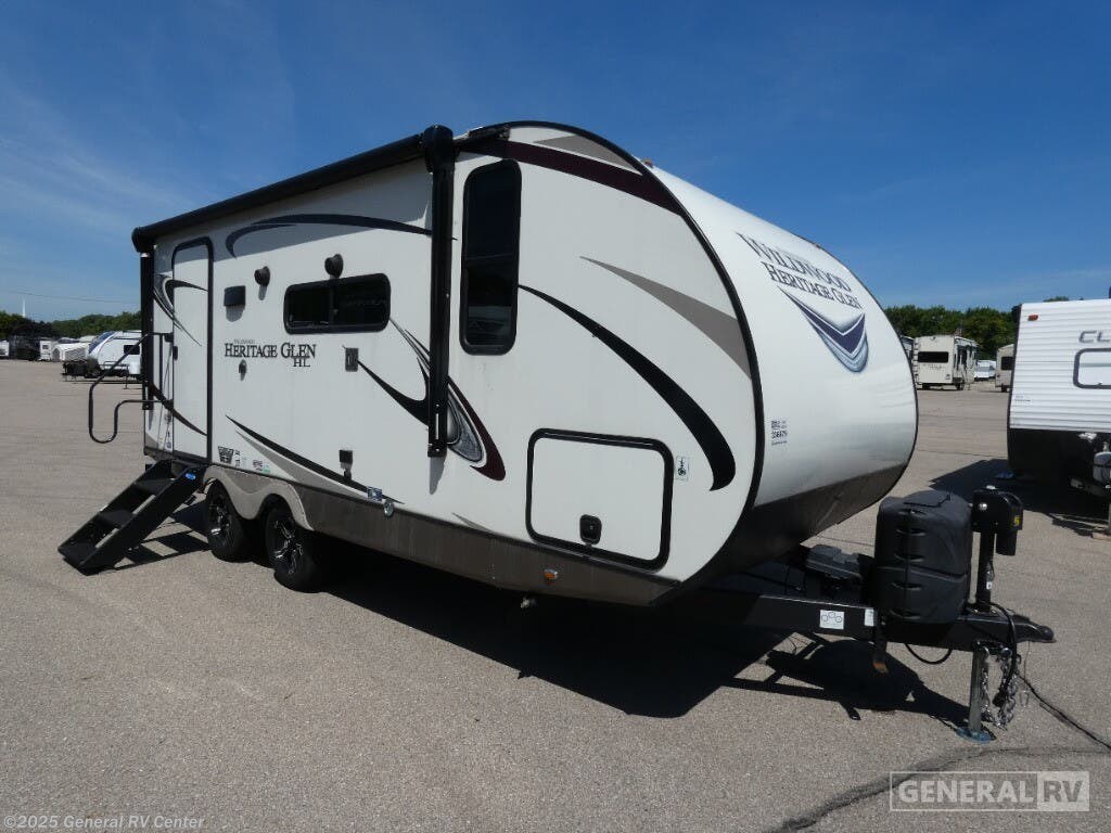 Used 2021 Forest River Wildwood 19RBHL-1SL available in Brownstown Township, Michigan
