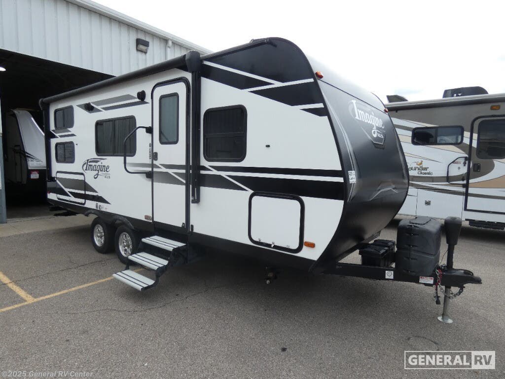 Used 2021 Grand Design Imagine 21BHE available in Brownstown Township, Michigan