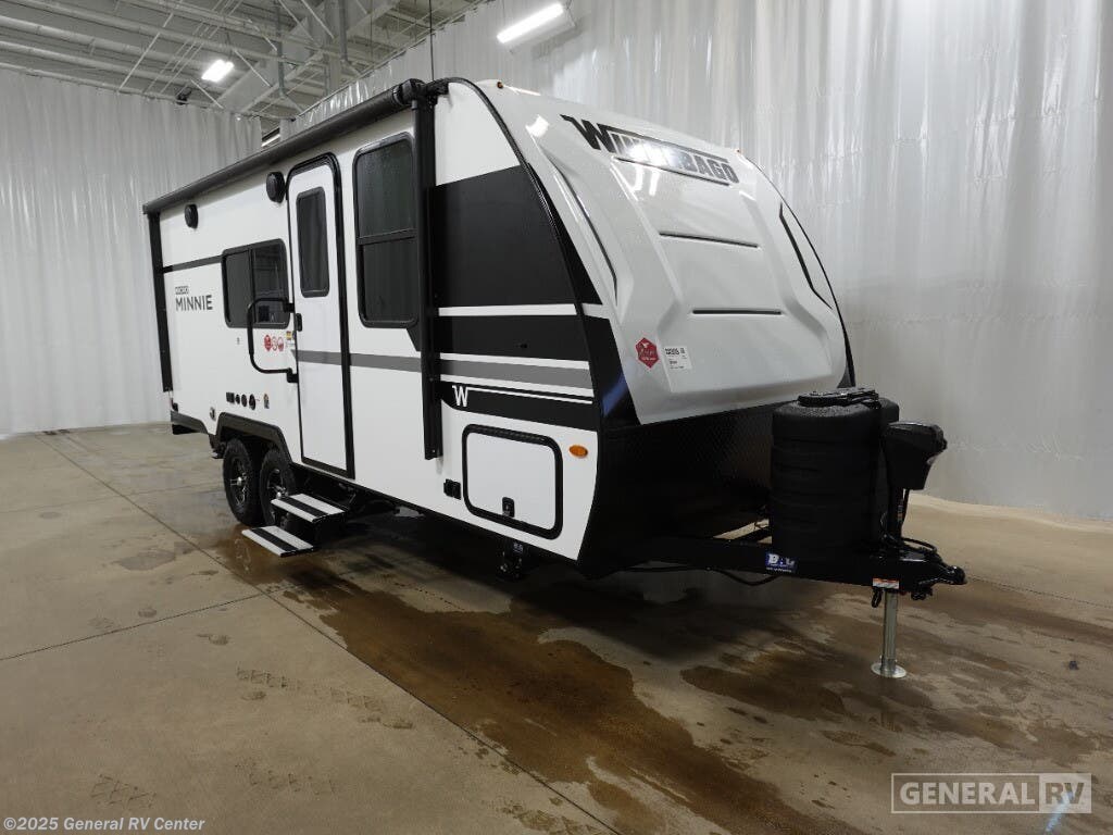 New 2025 Winnebago Micro Minnie 2108FBS available in Mount Clemens, Michigan