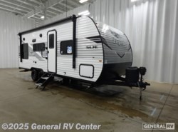 New 2026 Jayco Flight 210QB available in Mount Clemens, Michigan