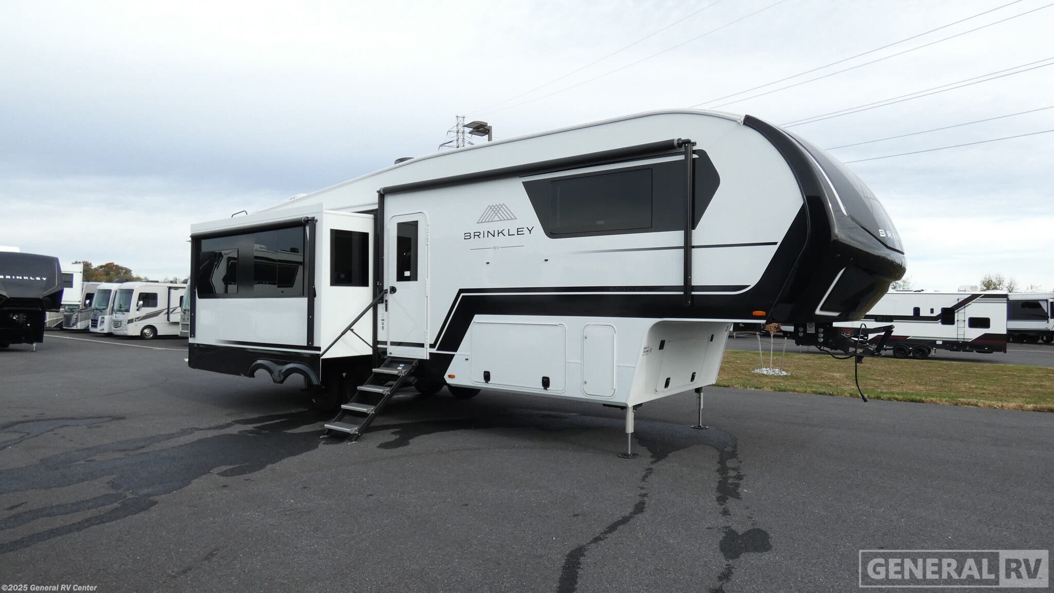 Used 2024 Brinkley RV Model Z 3100-3SL available in Elizabethtown, Pennsylvania