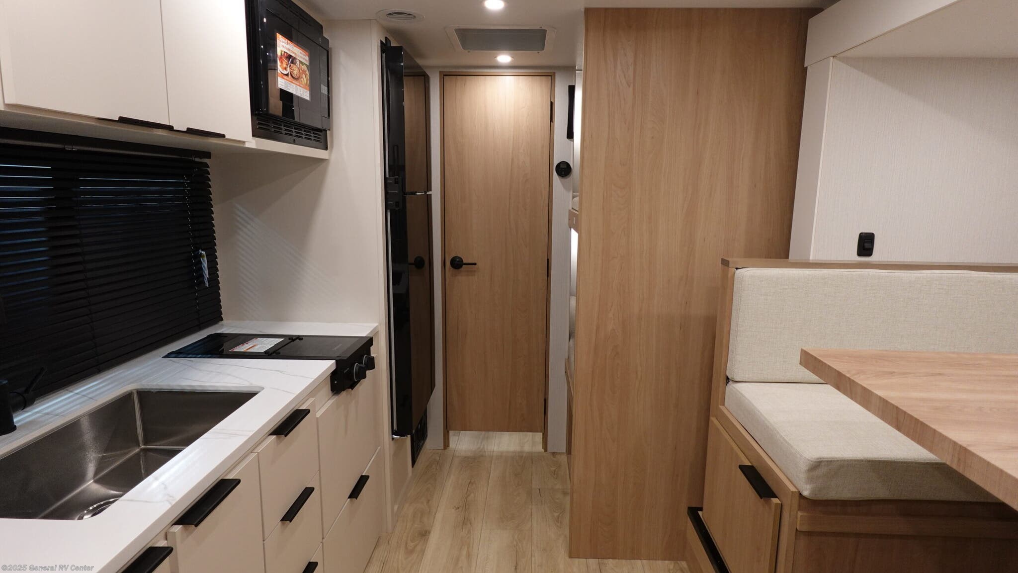 New 2026 Winnebago Micro Minnie 2100BH available in Birch Run, Michigan