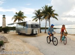 New 2019 Airstream Tommy Bahama 27FB available in Eugene, Oregon