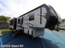 New 2020 Keystone Avalanche available in Colton, California