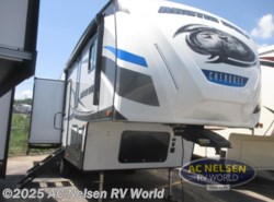 New 2019 Forest River Cherokee Arctic Wolf 285DRL4 available in Omaha, Nebraska