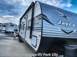 New 2025 Jayco Jay Flight SLX 321BDS available in Park City, Kansas