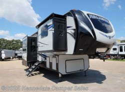 Used 2020 Keystone Avalanche 383FL available in Kennedale, Texas