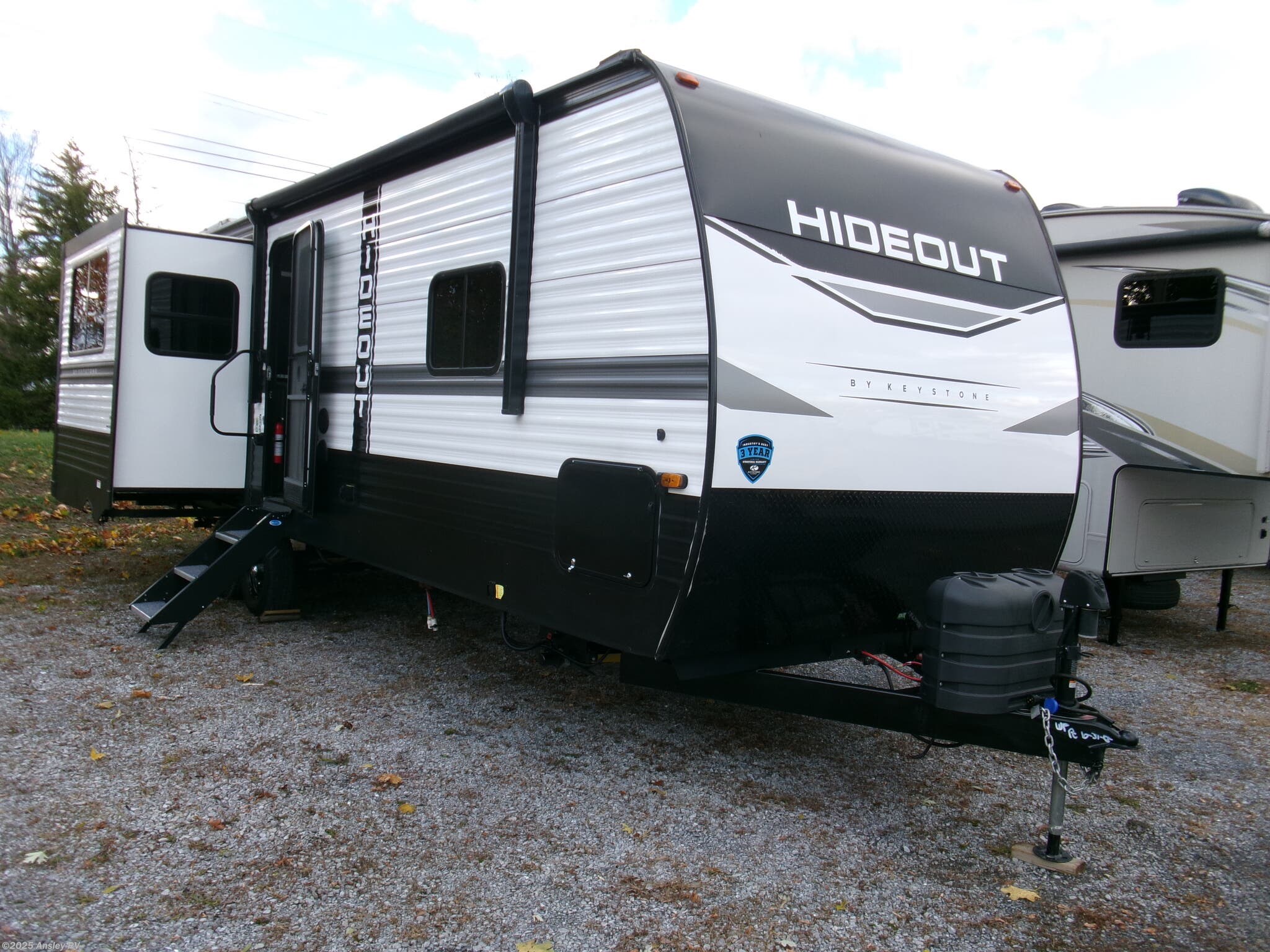 Used 2024 Keystone Hideout 28RKD available in Duncansville, Pennsylvania