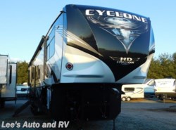 New 2019 Heartland Cyclone 4007 available in Ellington, Connecticut