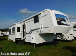 Used 2002 King of the Road ROYALITE 40TB available in Ellington, Connecticut