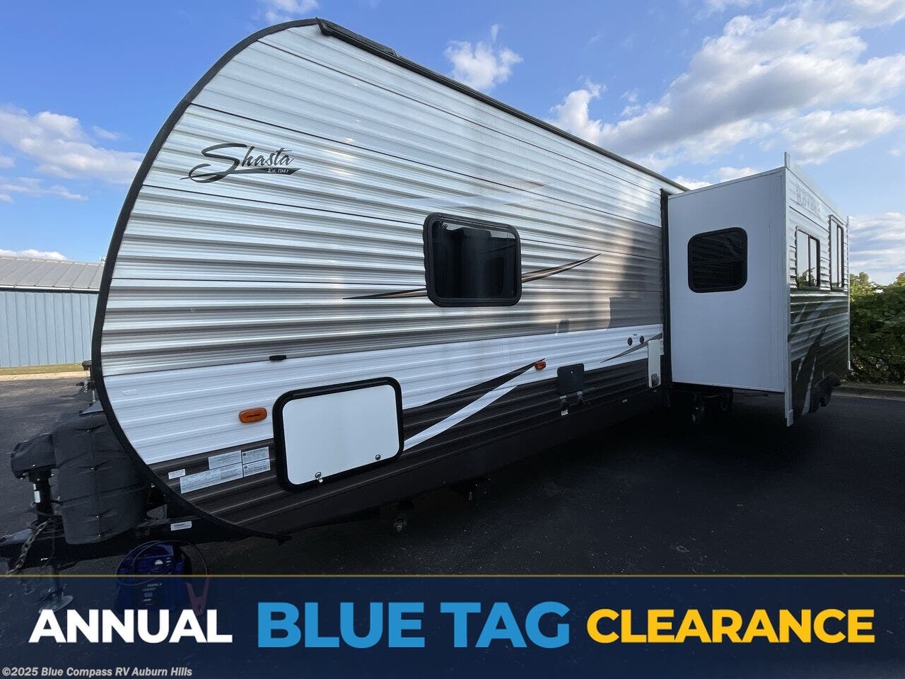 Used 2016 Shasta Revere 29RK available in Auburn Hills, Michigan