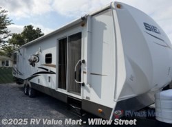 Used 2010 Forest River Sierra 361FL available in Willow Street, Pennsylvania