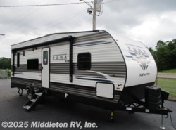 New 2021 Palomino Puma XLE Lite 24FBC available in Festus, Missouri