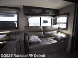 New 2018 Dutchmen Kodiak Ultimate 330BHSL available in Belleville, Michigan