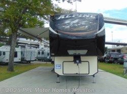 Used 2015 Keystone Alpine 3730FB available in Houston, Texas