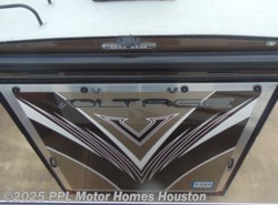 Used 2017 Dutchmen Voltage Epic M-3990 available in Houston, Texas