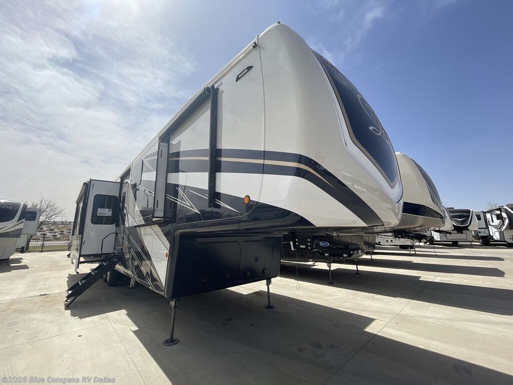 New 2025 DRV Mobile Suites MS Houston available in Mesquite, Texas