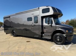 Used 2023 Dynamax Corp DX3 34KD available in Baton Rouge, Louisiana