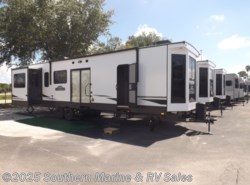 New 2021 CrossRoads Hampton 373 RDD available in Ft. Myers, Florida