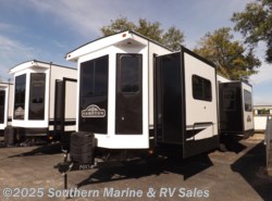 New 2021 CrossRoads Hampton 380RKS available in Ft. Myers, Florida