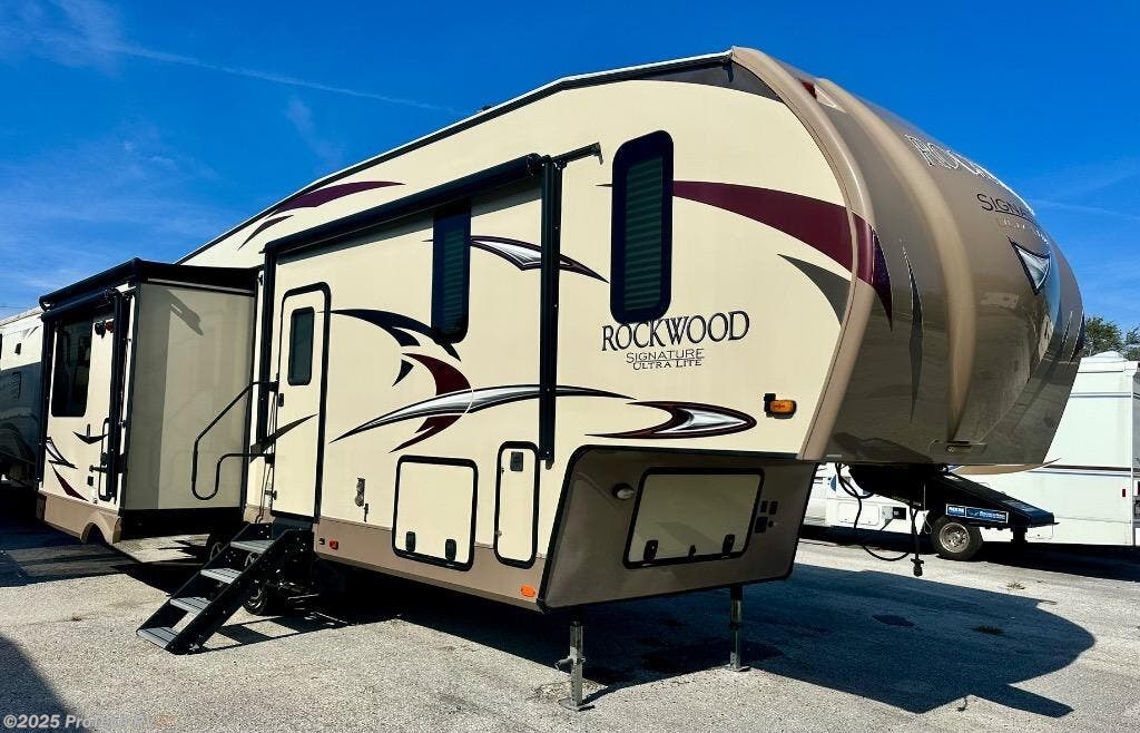 Used 2017 Forest River Rockwood Signature Ultra Lite 8299bs available in Clermont, Florida