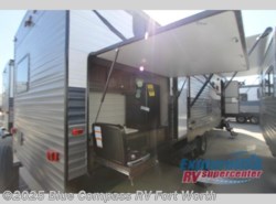 New 2019 CrossRoads Longhorn 328SB available in Ft. Worth, Texas