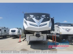 New 2022 Dutchmen Voltage 4225 available in Ft. Worth, Texas