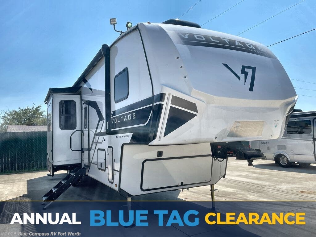 New 2025 Dutchmen Voltage V-Series 3600 available in Fort Worth, Texas