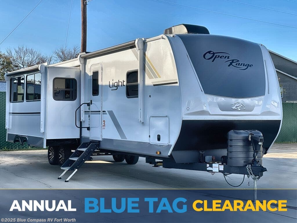 Used 2025 Highland Ridge Light 321BHS available in Fort Worth, Texas