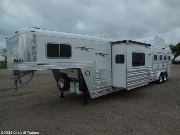 2025 Platinum Coach Outlaw 4 Horse REVERSE Load 14'8" SW Tri-Fold Sofa available in Kaufman, TX