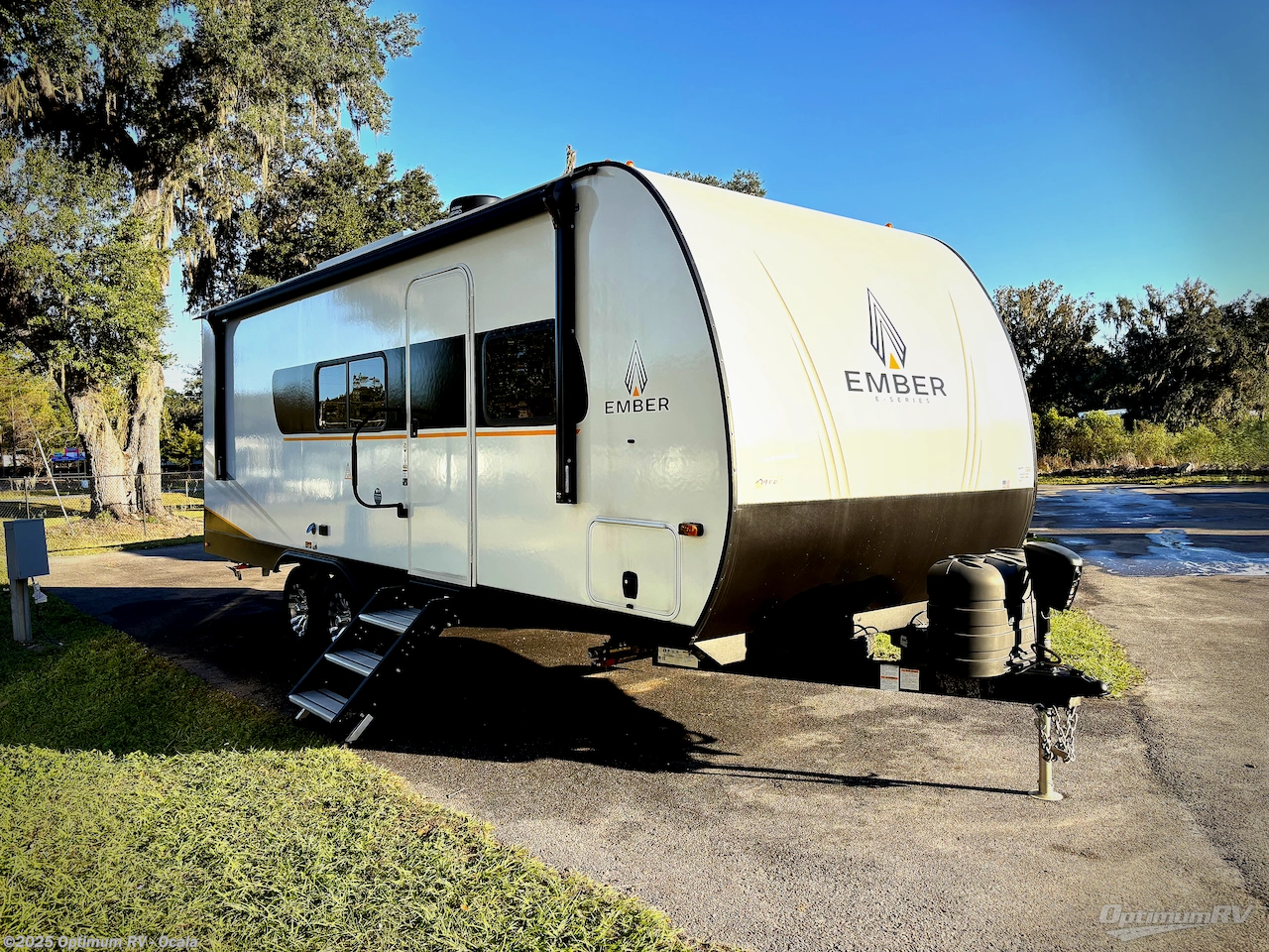 New 2025 Ember RV E-Series 22MLQ available in Ocala, Florida