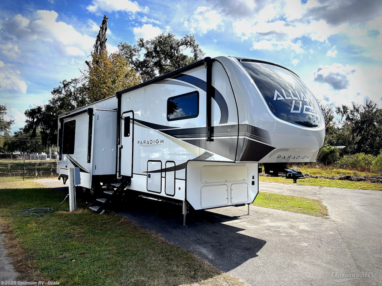 Used 2024 Skyline Alliance Paradigm 395DS available in Ocala, Florida