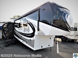 New 2019 CrossRoads Redwood 3901WB available in Fort Myers, Florida
