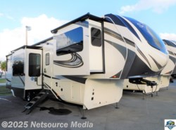 New 2019 Grand Design Solitude 380FL-R available in Fort Myers, Florida