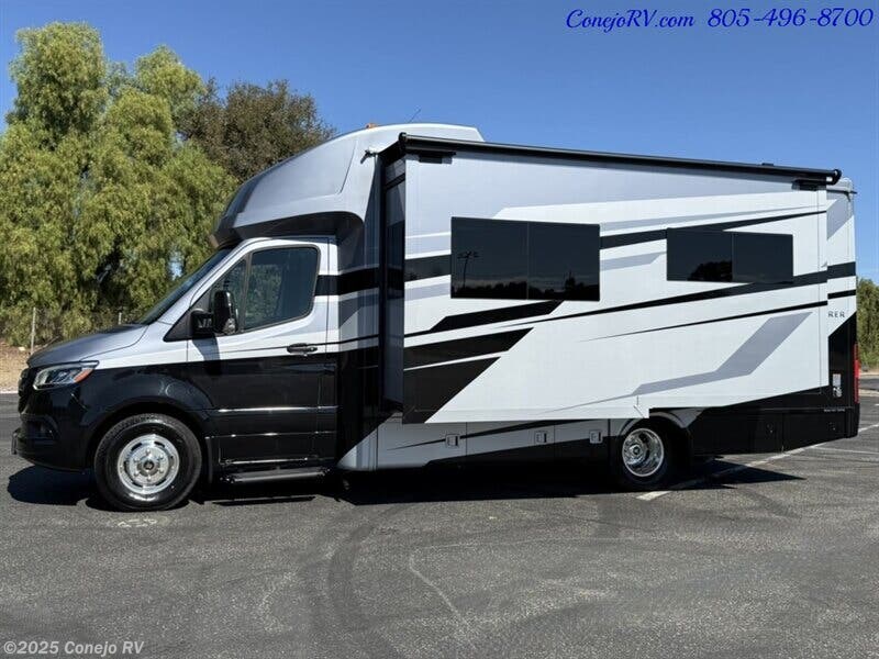 New 2026 Tiffin Wayfarer 25XRW available in Thousand Oaks, California