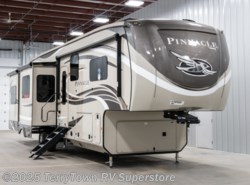 New 2019 Jayco Pinnacle 38REFS available in Grand Rapids, Michigan