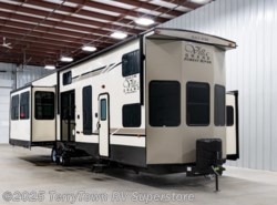 New 2019 Forest River Salem Villa Grand 42DL available in Grand Rapids, Michigan