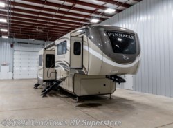 New 2019 Jayco Pinnacle 38FLWS available in Grand Rapids, Michigan