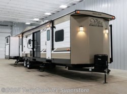 New 2019 Forest River Salem Villa Classic 42QBQ available in Grand Rapids, Michigan