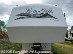 Used 2006 King of the Road Royal Villa available in Grand Rapids, Michigan
