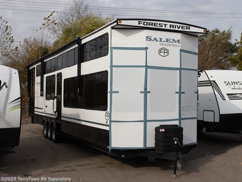 New 2025 Forest River Salem Grand Villa 42VERANDA available in Grand Rapids, Michigan